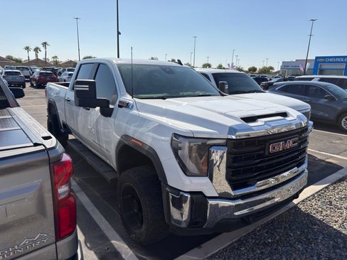 Used 2024 GMC Sierra 3500 Pro AWD/4WD image 4