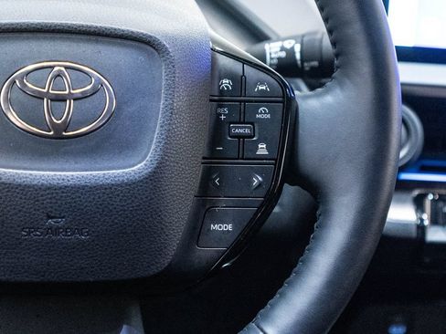Used 2025 Toyota Prius XLE FWD image 19