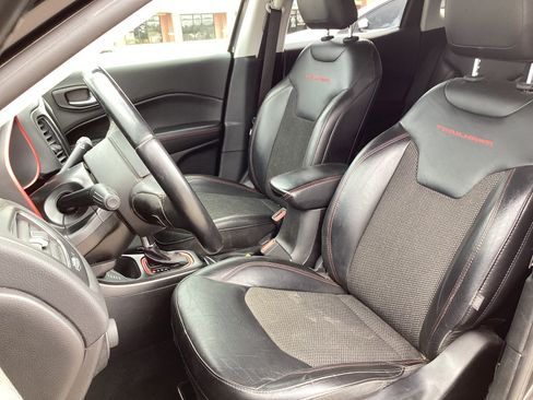 Used 2019 Jeep Compass Trailhawk AWD/4WD image 7