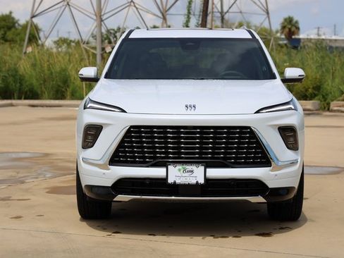 New 2026 Buick Enclave Avenir w/ Super Cruise Package image 2