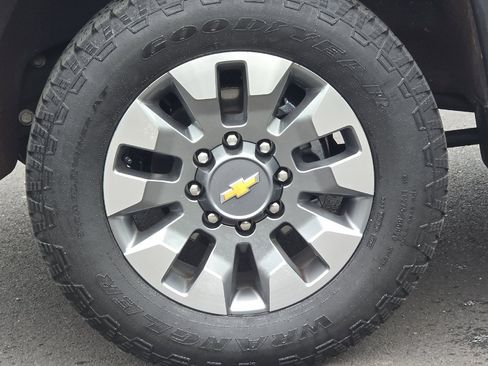 Used 2024 Chevrolet Silverado 2500 Custom w/ Custom Convenience Package image 25