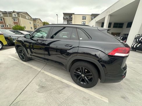 Used 2023 Volkswagen Atlas Cross Sport SEL R-Line AWD/4WD image 5