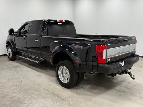 Used 2022 Ford F450 Platinum image 9