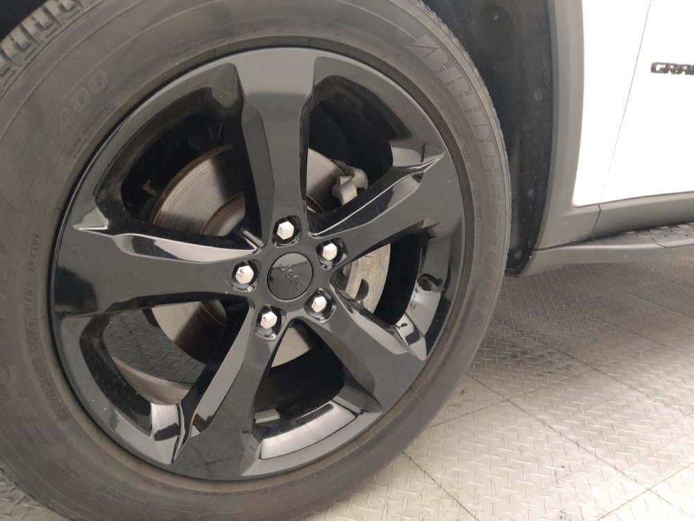 Used 2023 Jeep Grand Cherokee Altitude RWD image 31
