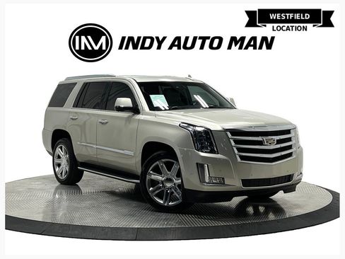 Used 2017 Cadillac Escalade Luxury AWD/4WD image 1