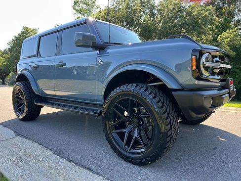 Used 2025 Ford Bronco Outer Banks AWD/4WD image 3
