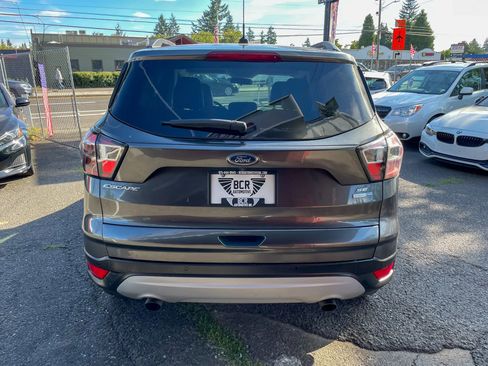 Used 2017 Ford Escape SE w/ SE Leather Comfort Package image 9