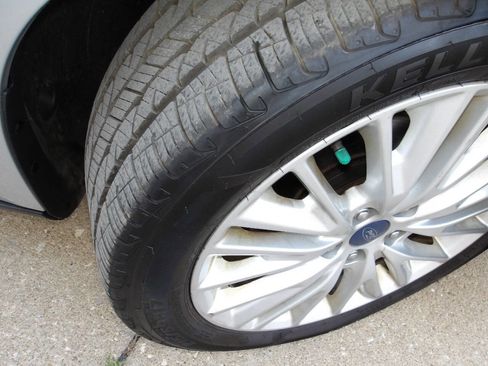 Used 2015 Ford Focus Titanium FWD image 40