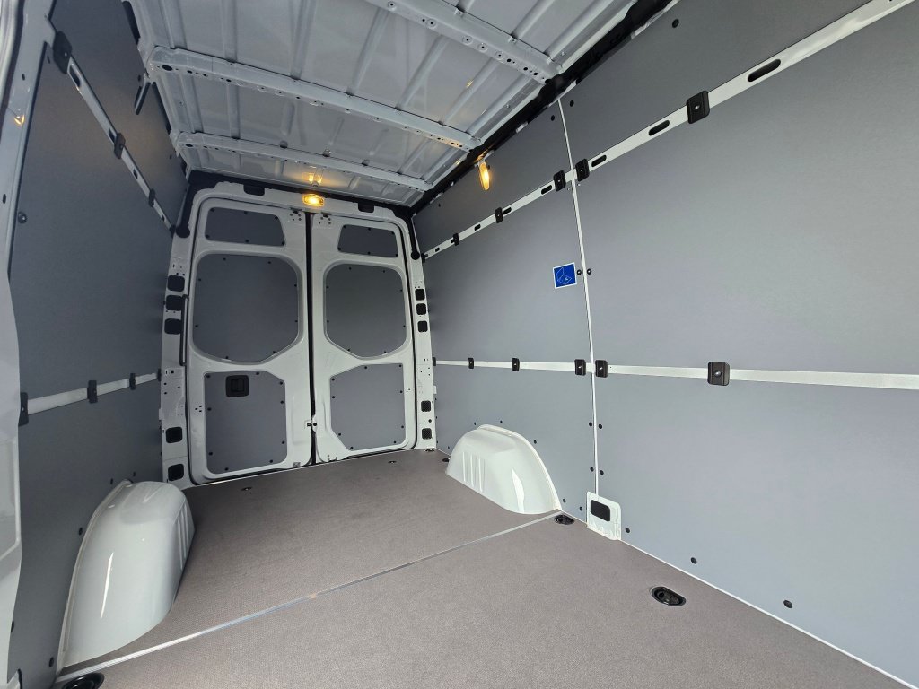 New 2026 Mercedes-Benz Sprinter 2500 image 17