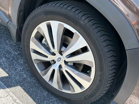 Used 2020 Subaru Ascent Touring w/ Popular Package #2 AWD/4WD image 6