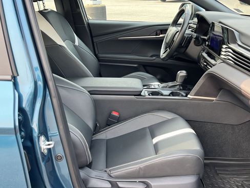 Used 2025 Toyota Camry SE AWD/4WD image 28