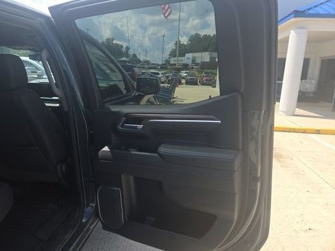 Used 2025 Chevrolet Silverado 1500 LT AWD/4WD image 31