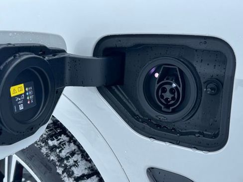 New 2026 BMW X5 xDrive50e w/ M Sport Package image 10