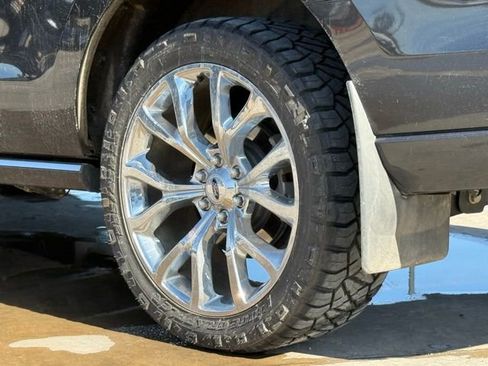 Used 2023 Ford Expedition Platinum image 10