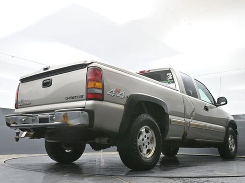 Used 2001 Chevrolet Silverado 1500 LS w/ Firm Ride Suspension Pkg AWD/4WD image 22