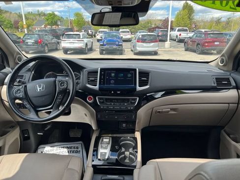 Used 2016 Honda Pilot Touring image 16