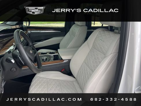 Used 2025 Cadillac Escalade Sport Platinum AWD/4WD image 10