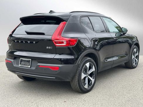 Used 2025 Volvo XC40 B5 Plus w/ Protection Package Premier AWD/4WD image 3