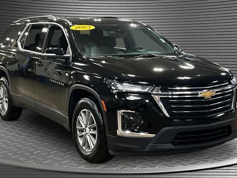 Used 2023 Chevrolet Traverse LT FWD image 3