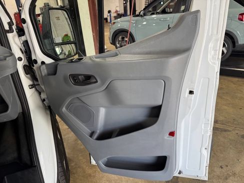 Used 2016 Ford Transit 250 130 Low Roof RWD image 20