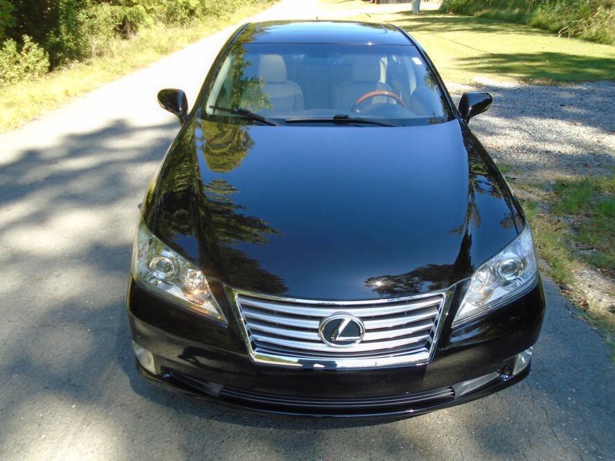 Used 2010 Lexus ES 350 w/ Preferred Accessory Package FWD image 2