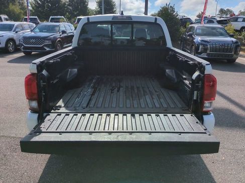 Used 2020 Toyota Tacoma SR w/ SR Convenience Package RWD image 13