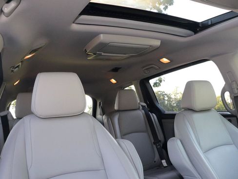 Used 2018 Honda Odyssey Touring image 32