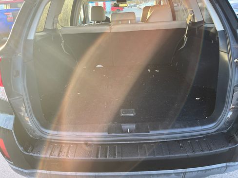 Used 2011 Subaru Outback 2.5i Limited w/ PWR Moonroof Pkg image 9