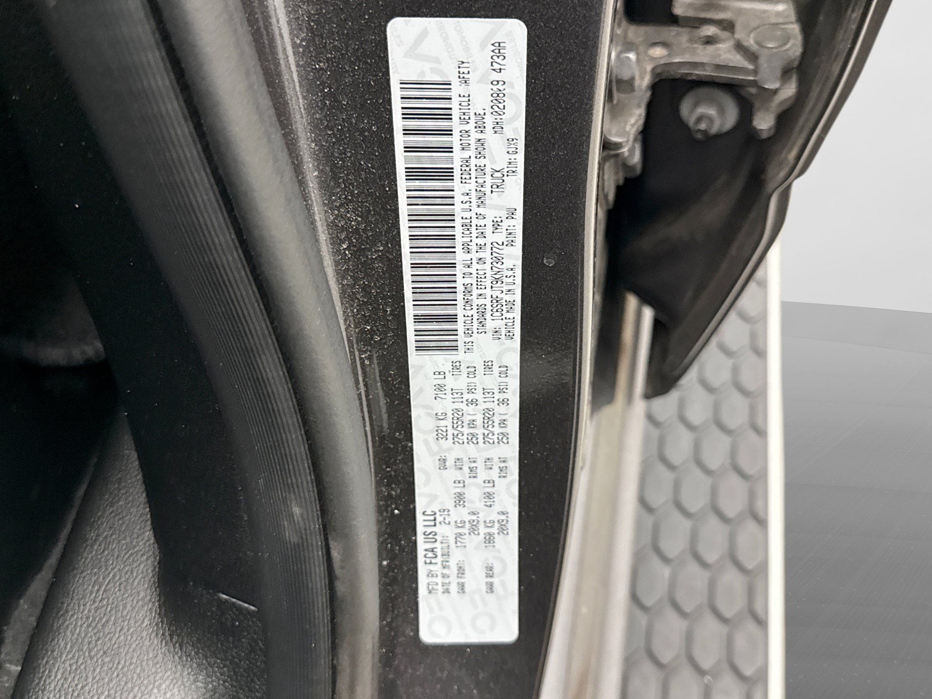 Used 2019 RAM 1500 Laramie AWD/4WD image 12