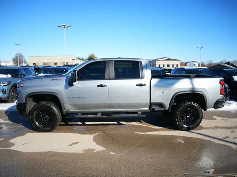 Used 2025 Chevrolet Silverado 2500 ZR2 image 9