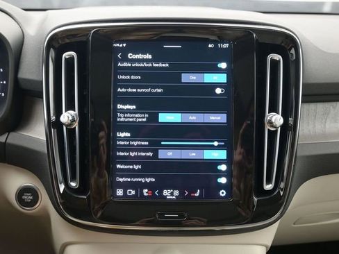 Used 2023 Volvo XC40 B5 Plus w/ Protection Package Premier image 18