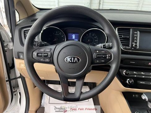 Used 2020 Kia Sedona LX image 29