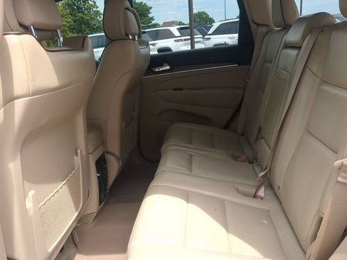 Used 2020 Jeep Grand Cherokee Overland AWD/4WD image 13