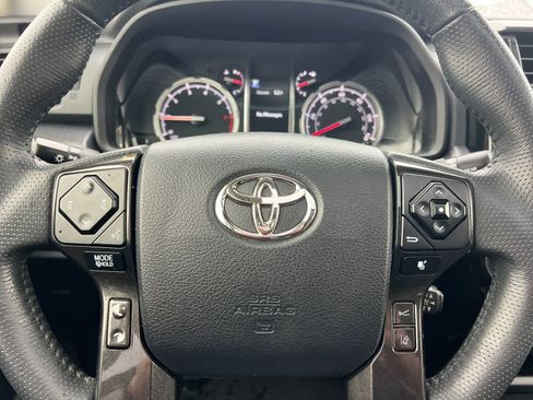 Used 2021 Toyota 4Runner Venture w/ Moonroof Package image 25