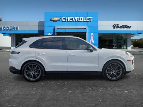 Used 2024 Porsche Cayenne image 4