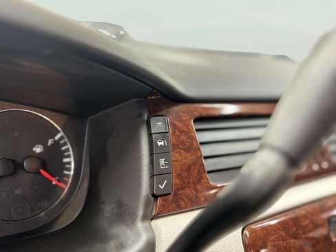 Used 2010 Chevrolet Impala LT w/ Convenience Package image 31