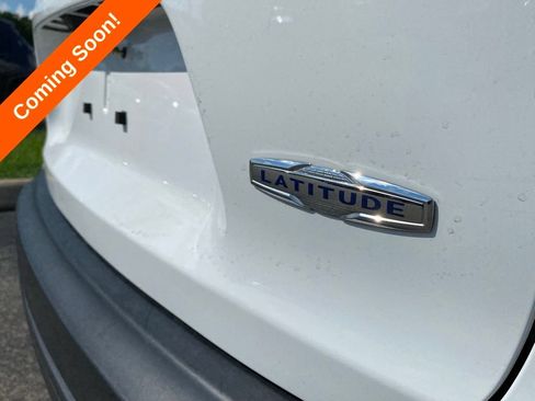 Used 2020 Jeep Cherokee Latitude FWD image 11