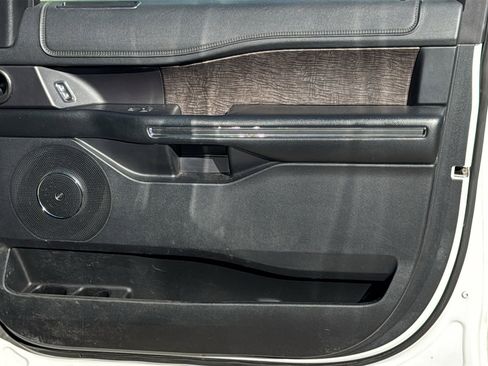 Used 2018 Ford Expedition Limited image 30