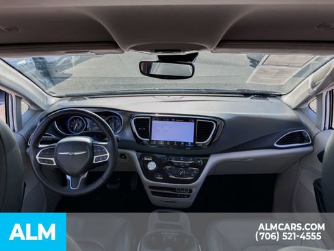 Used 2022 Chrysler Pacifica Touring-L FWD image 20