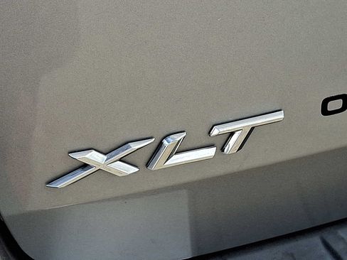 Used 2023 Ford Explorer XLT w/ Class IV Trailer Tow Package RWD image 30