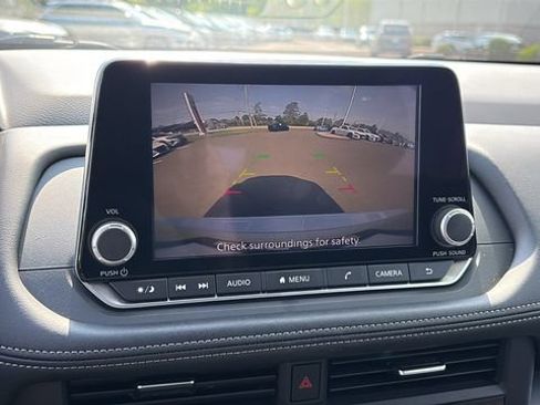 Certified 2024 Nissan Rogue SV w/ SV Premium Package AWD/4WD image 18