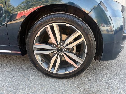 Used 2018 Kia Soul + FWD image 35
