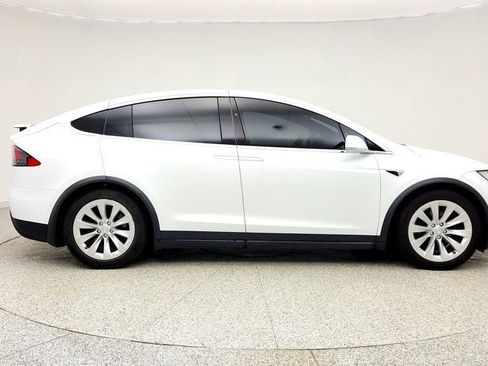Used 2019 Tesla Model X Long Range image 3