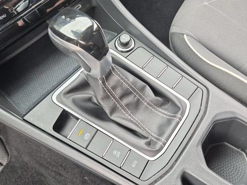 Used 2025 Volkswagen Jetta Sport FWD image 19