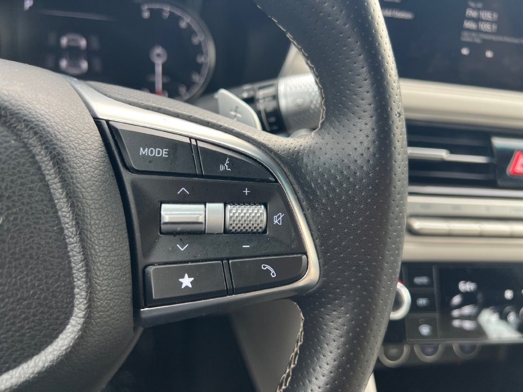 Used 2025 Genesis G70 2.5T AWD/4WD image 31