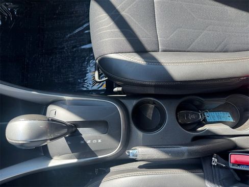 Used 2019 Chevrolet Trax LT w/ LT Convenience Package image 27