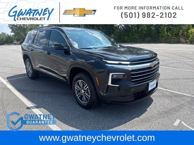 Used 2024 Chevrolet Traverse LT FWD image 3