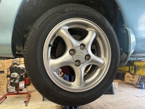 Used 2001 MAZDA MX-5 Miata RWD image 61