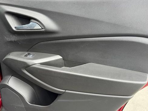 Certified 2024 Chevrolet Trax RS w/ Sunroof Package FWD image 9