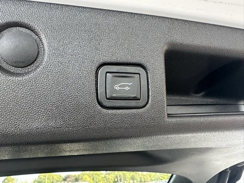 Used 2019 Chevrolet Equinox LT image 20